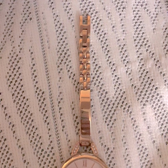 Round dial Caravelle New York rose gold wrist watch - Picture 4 of 5